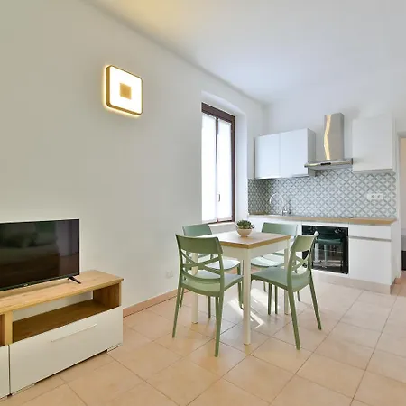 Residenza Il Balconcino Comune Di Cabiate Appartement *